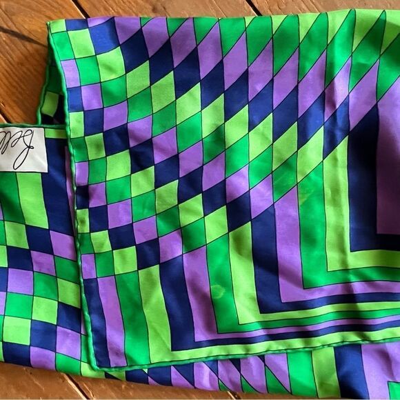 VINTAGE BELLOTTI DESIGNER SCARF 34"x34" - Picture 5 of 5